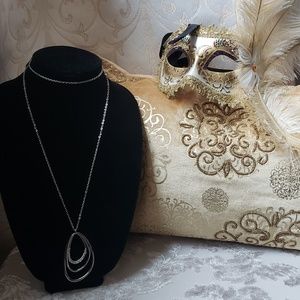 🆕️📿Necklace & Earring Set